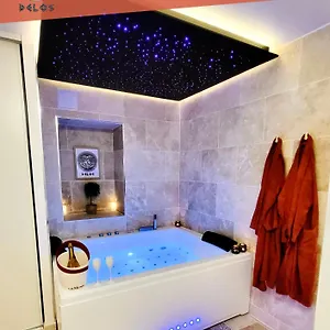 la-suite-delos-jacuzzi-2-places-centre-ville-a-pied-lit.inbrittany.com/